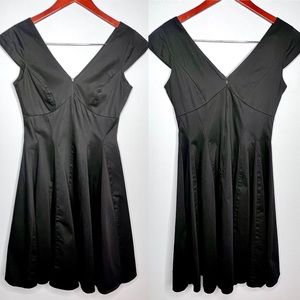 Calvin Klein Womens Fit n Flare Dress Size 6 Cap Sleeve VNeck VBack Dress Black